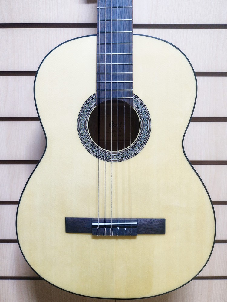 Классическая гитара 4/4, глянцевая, Cort AC100-SG